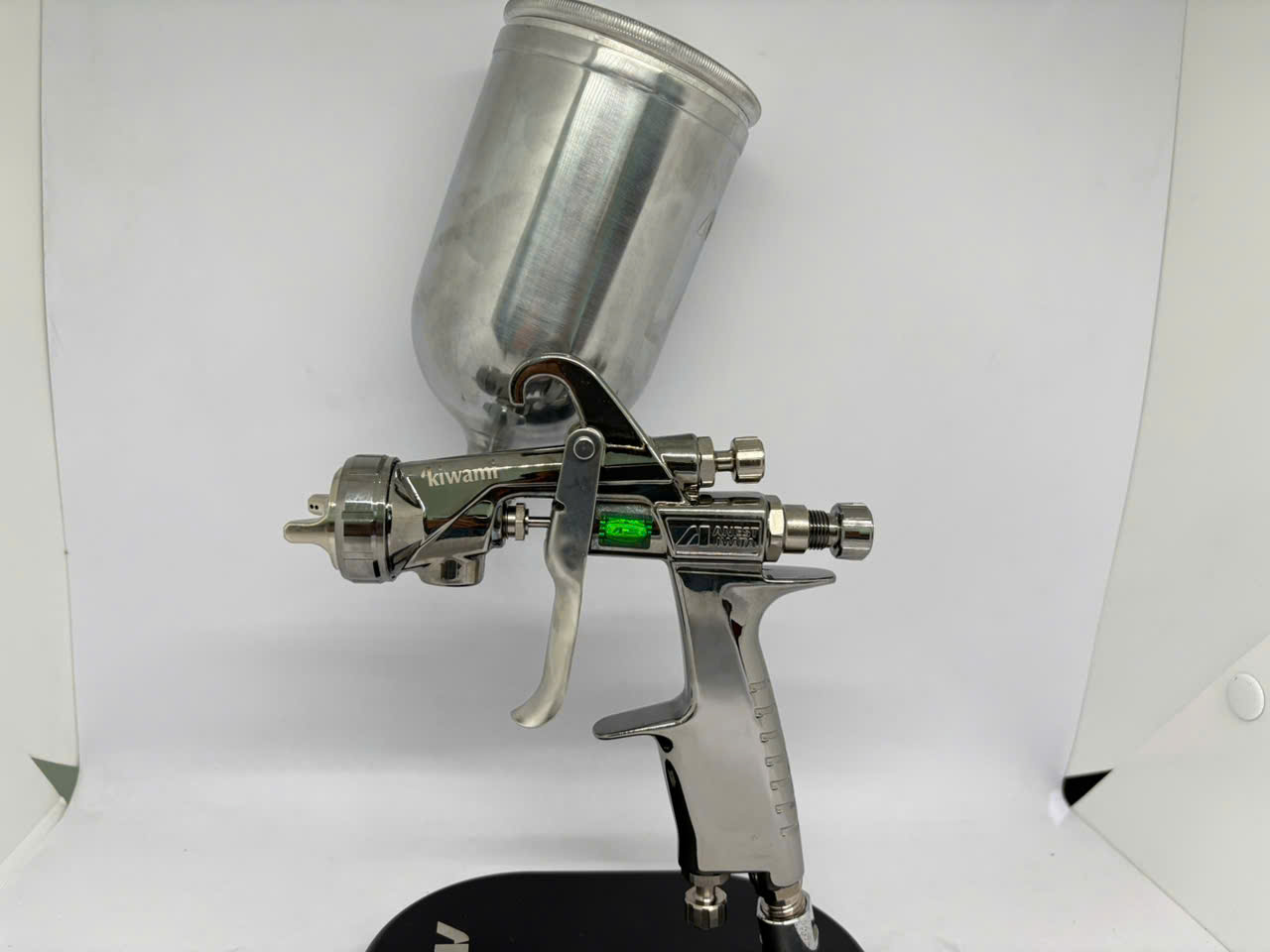 Súng phun Kiwami1 chuyên dụng phun sơn ô tô cốc ngang